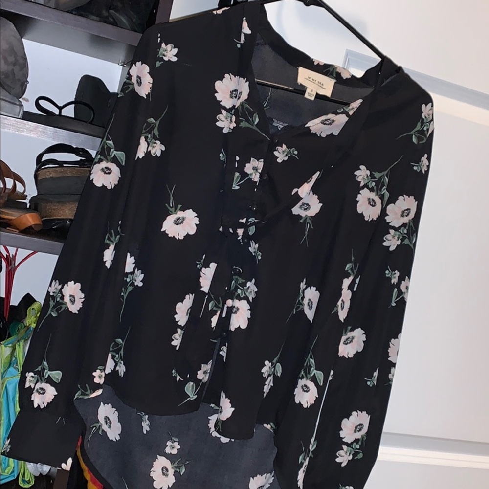 Lulu black blouse